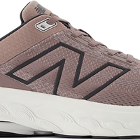 Quarter turn view Men's New Balance Footwear style name 860 V14 Wide in color EARTHSHDW. Sku: M86014C-2E
