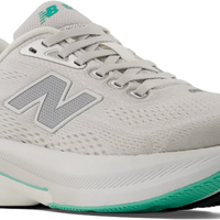 Women's New Balance 860 V15 Double Wide in Grey Matter/ Sea Salt. Sku: W8606Z5-2E