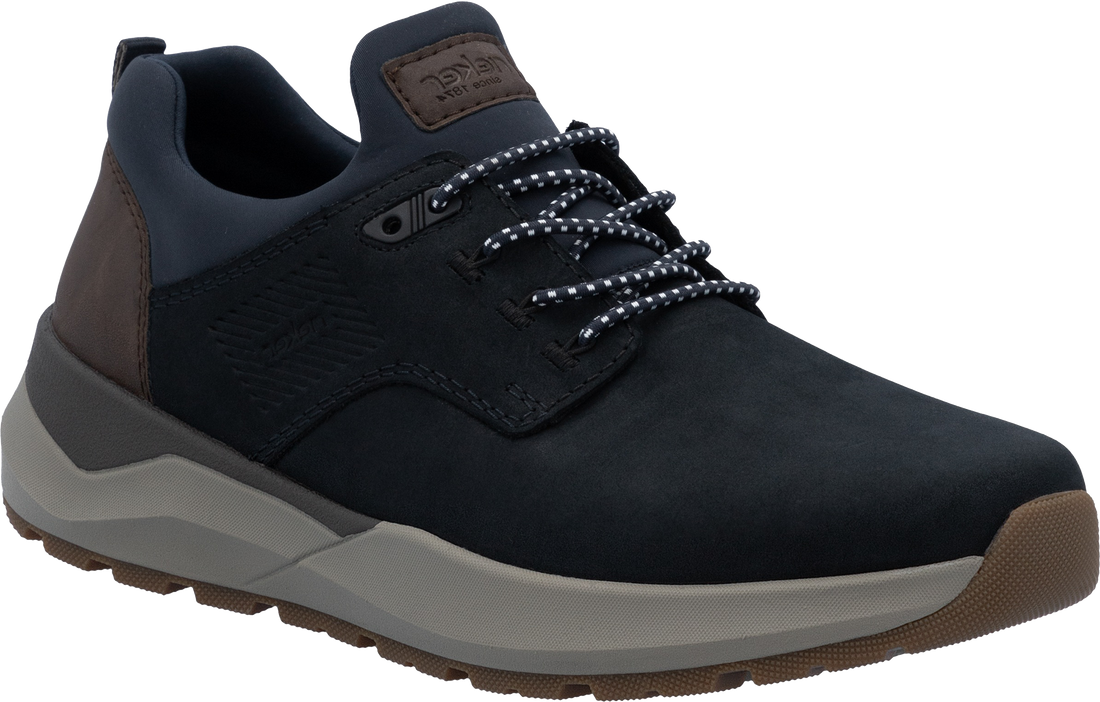 Quarter turn view Men&