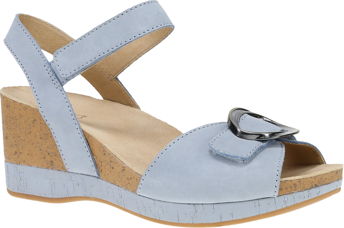 Quarter turn view Women&