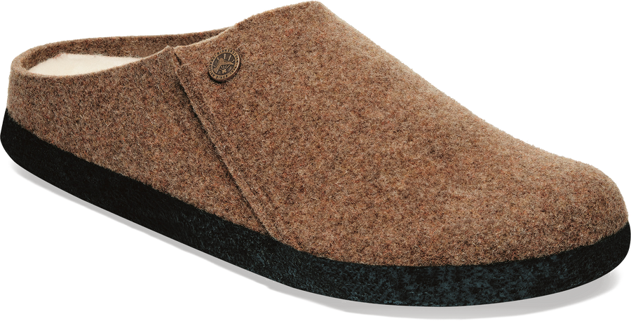 Quarter turn view Women's Birkenstock Footwear style name Zermatt Shearling Narrow in color TOFFEE. Sku: 1027978