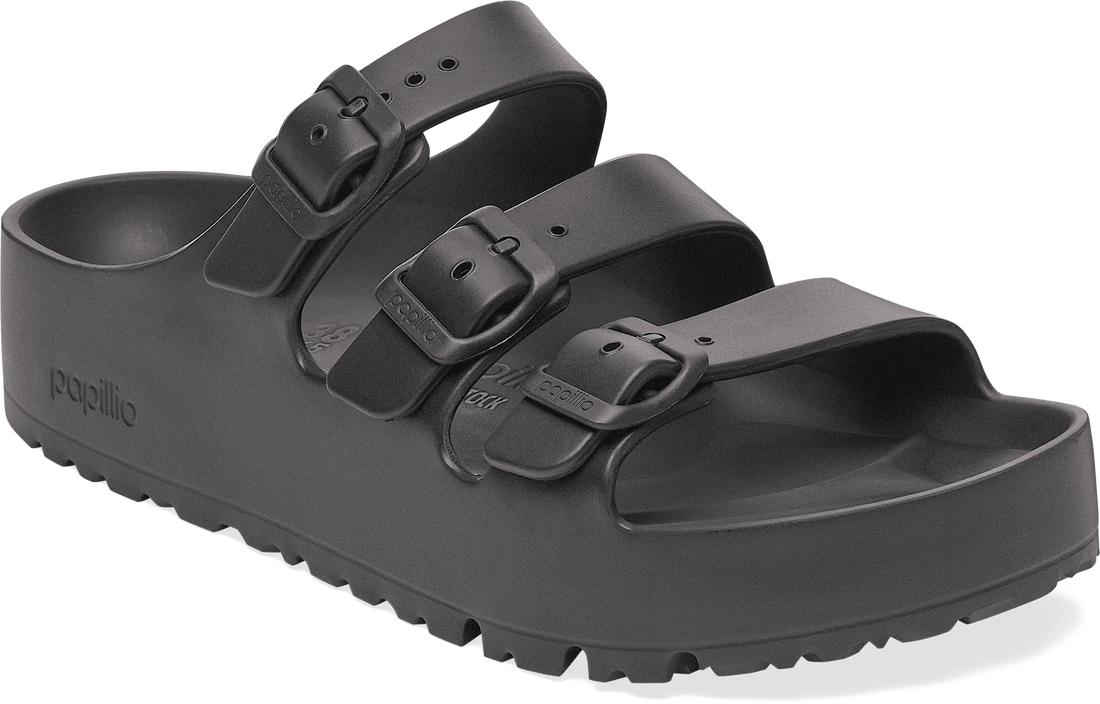 Quarter turn view Women&