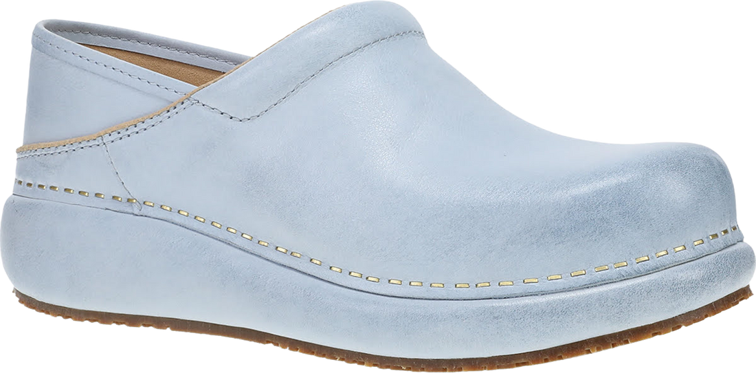 Quarter turn view Women&