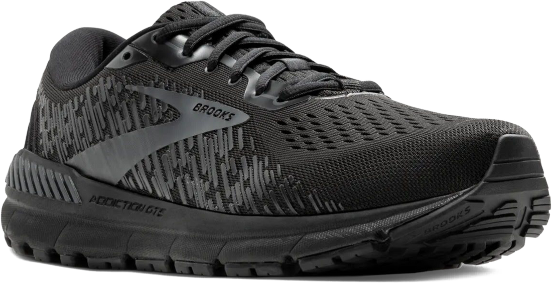 Quarter turn view Men&