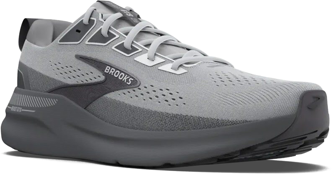 Quarter turn view Men&