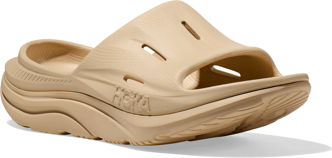 Quarter turn view Women&