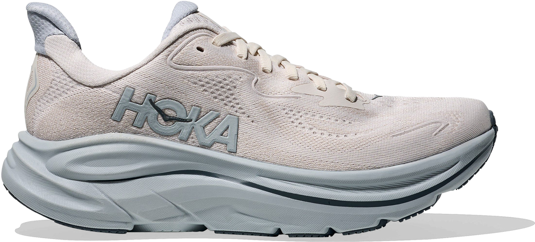 Quarter turn view Women&