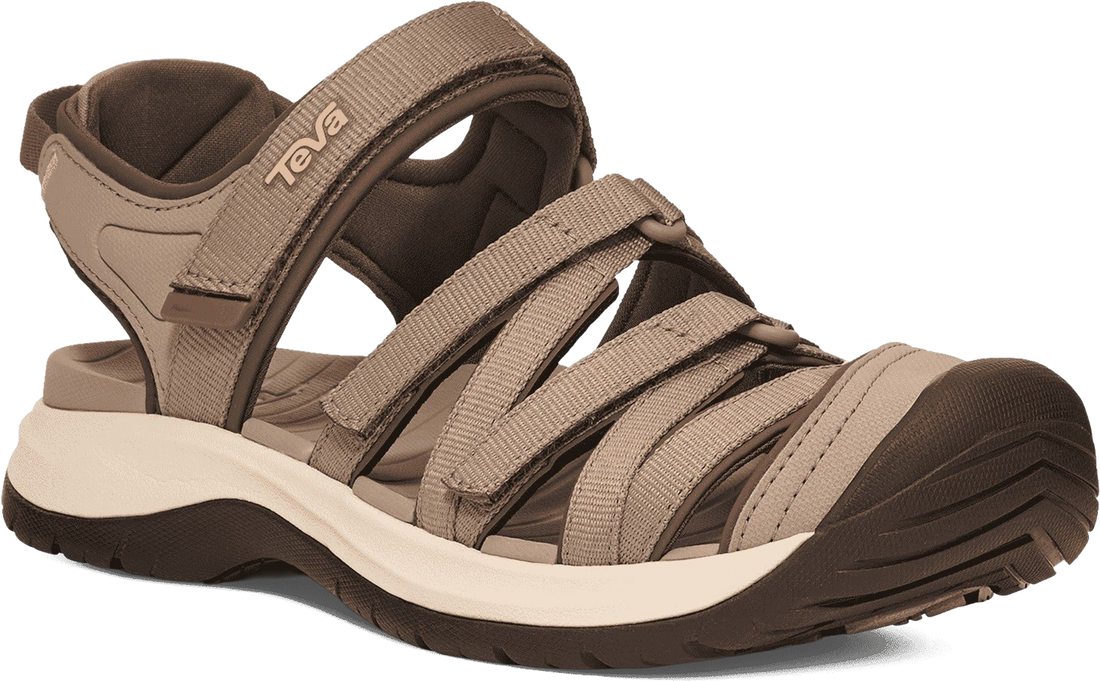 Quarter turn view Women&