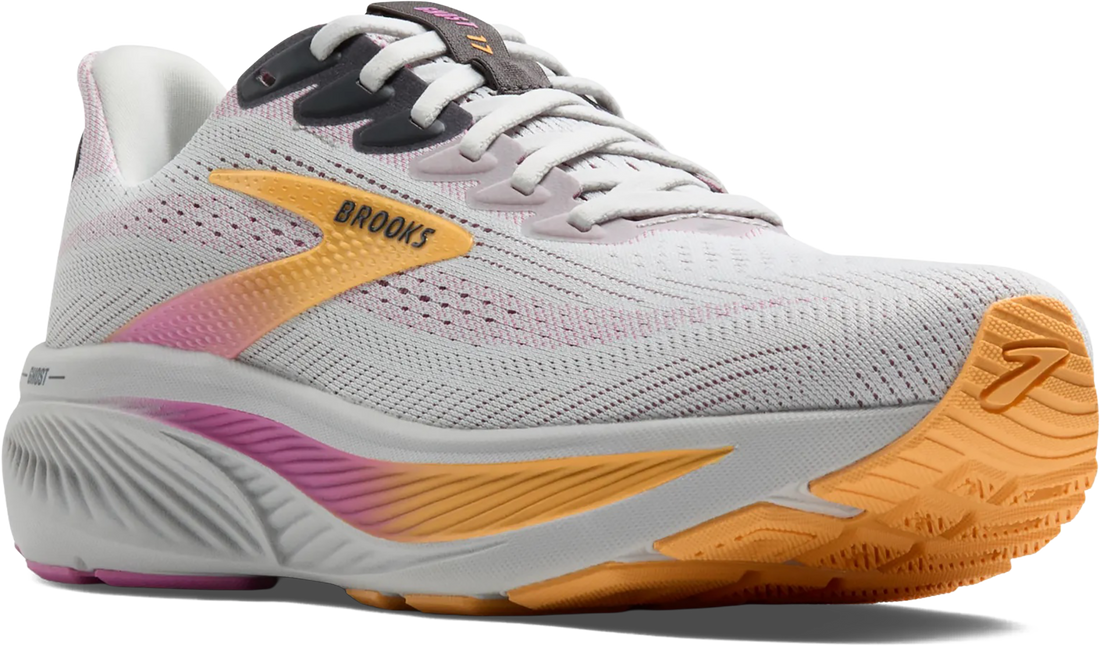 Quarter turn view Women&