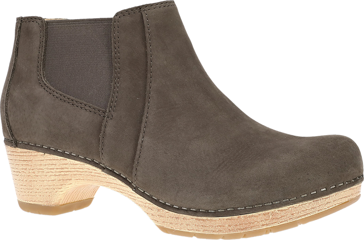 Quarter turn view Women's Dansko Footwear style name Lane in color MUSH ML NU. Sku: 2222871400