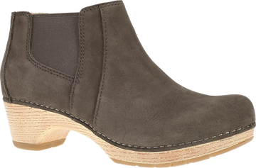 Quarter turn view Women's Dansko Footwear style name Lane in color MUSH ML NU. Sku: 2222871400