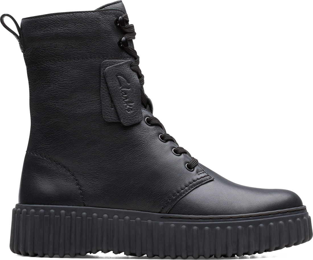 Quarter turn view Women&