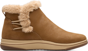 Quarter turn view Women's Clarks Footwear style name Breeze Fur Wide in color DK TAN CMB. Sku: 26184183W