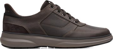 Quarter turn view Men's Clarks Footwear style name Mullan Easy in color DK BRN LEA. Sku: 26184416