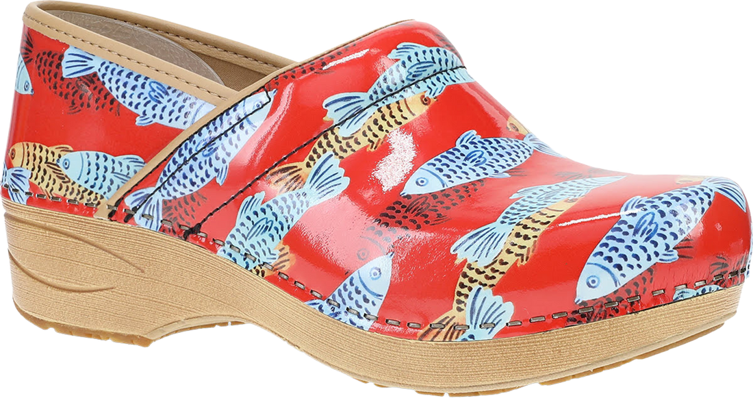 Quarter turn view Women&