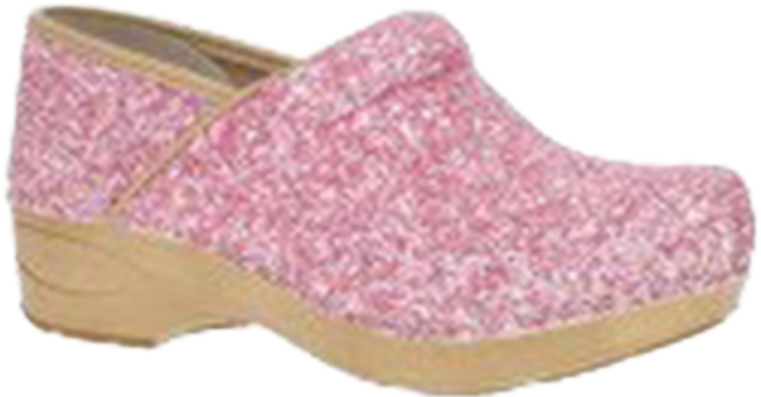 Quarter turn view Women&