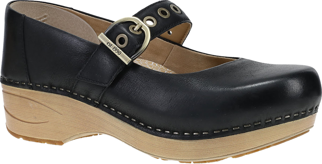 Quarter turn view Women&