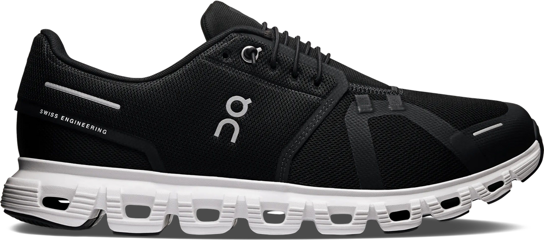 Quarter turn view Men&