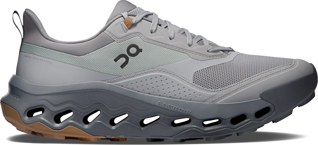 Quarter turn view Men&