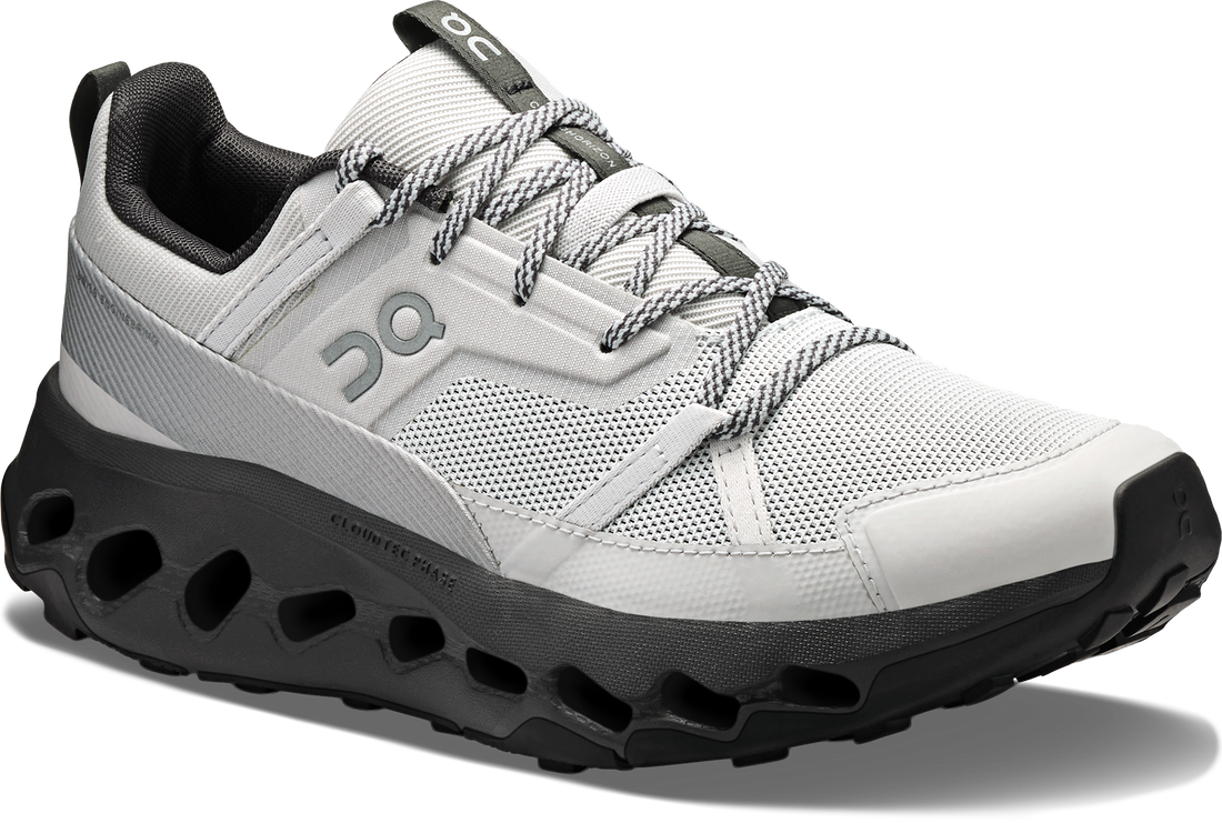 Quarter turn view Women&