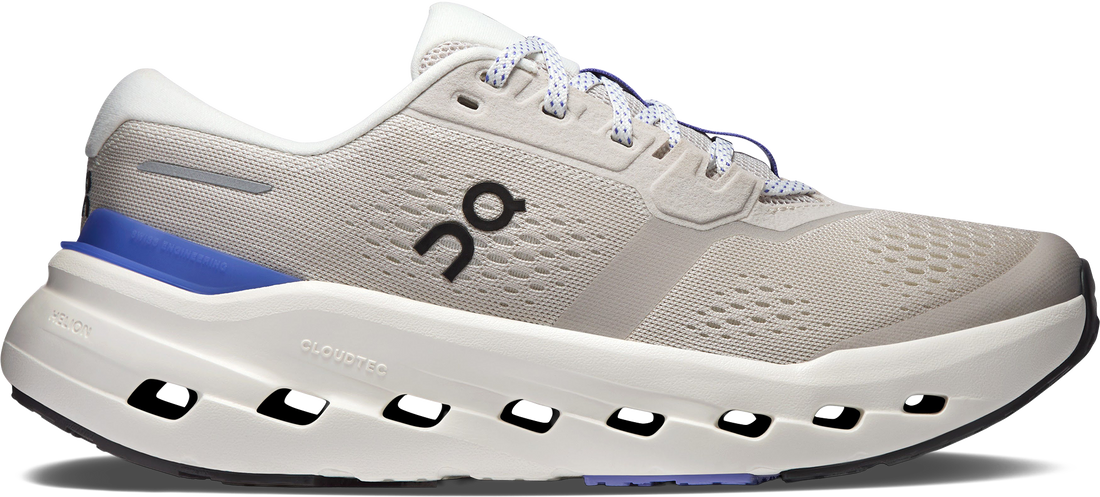 Quarter turn view Women&