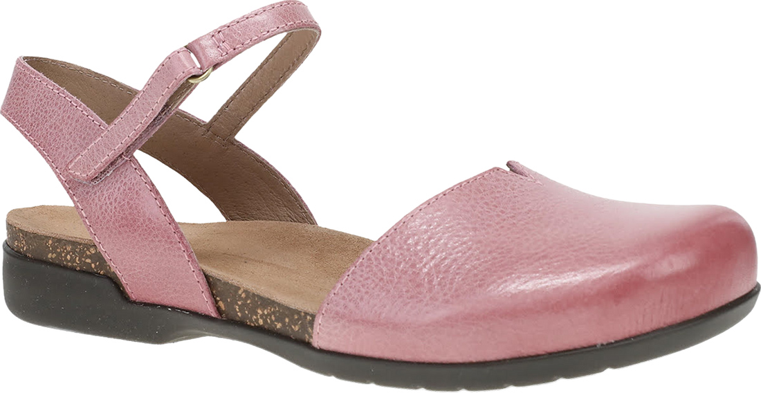 Quarter turn view Women&