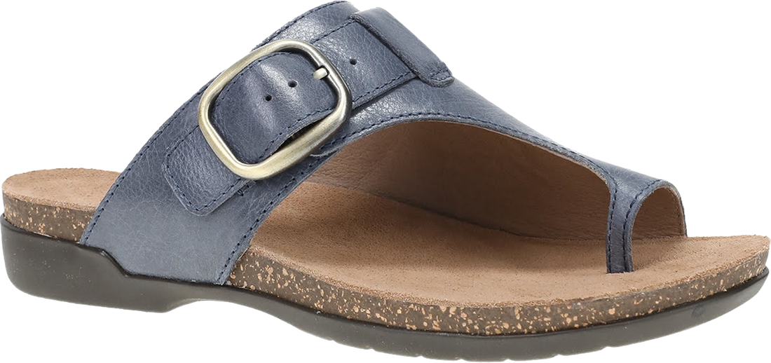 Quarter turn view Women&