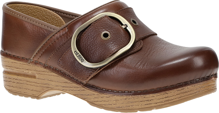 Quarter turn view Women's Dansko Footwear style name Pearson in color BROWN WAXY. Sku: 616786112
