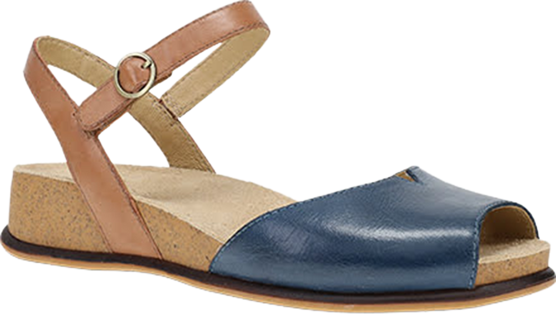 Quarter turn view Women&