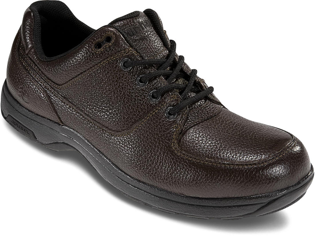 Quarter turn view Men&