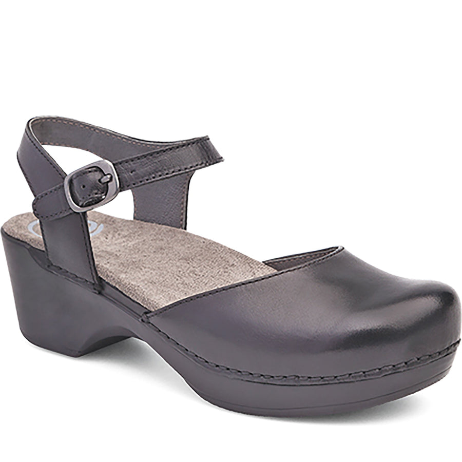 Quarter Turn Women's Sam Footwear in Black Leather. Sku: 9840020200