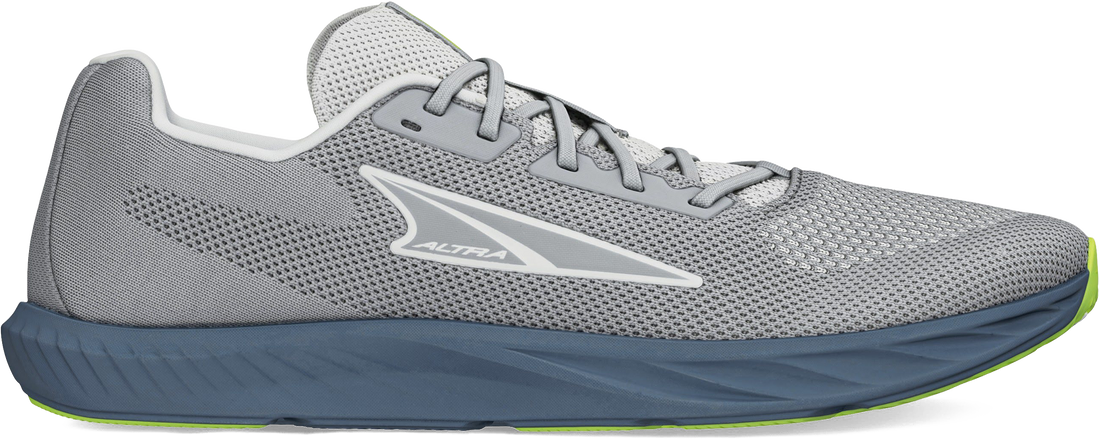 Quarter turn view Men&