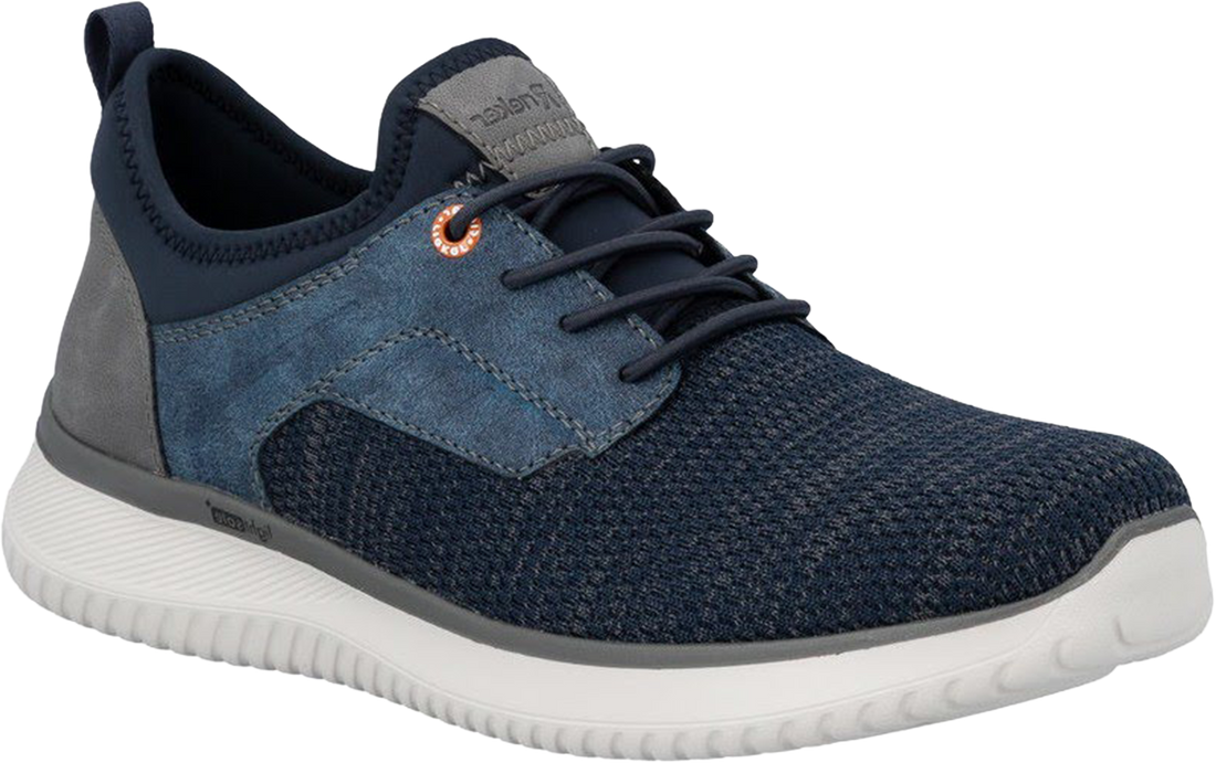 Quarter turn view Men&