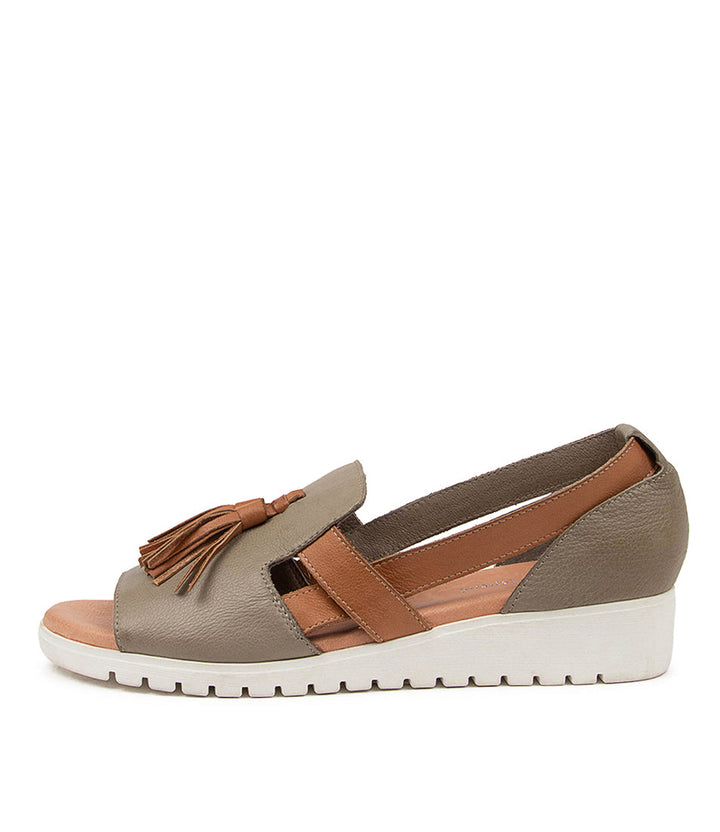 Outside View Women's Django & Juliette Maisy Sandal In Khaki/ Dk Tan/ White Sole Leather Sku: Dj15886Hnzle