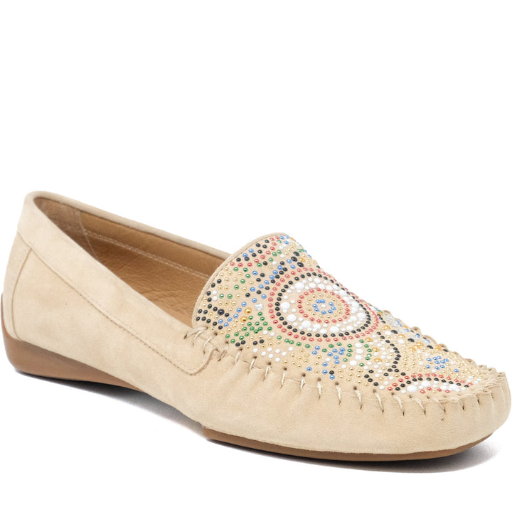 Quarter turn Women's Django & Juliette Footwear style name Larius in color Beige Suede. Sku: DJ18716N03SU