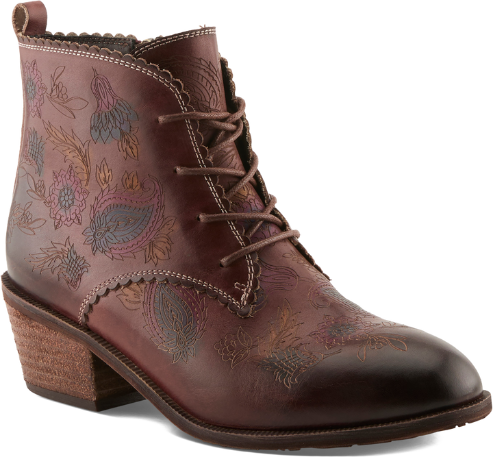 Quarter turn view Women's L'Artiste Footwear style name Duju in color BURGUNDY. Sku: DUJU-BGY
