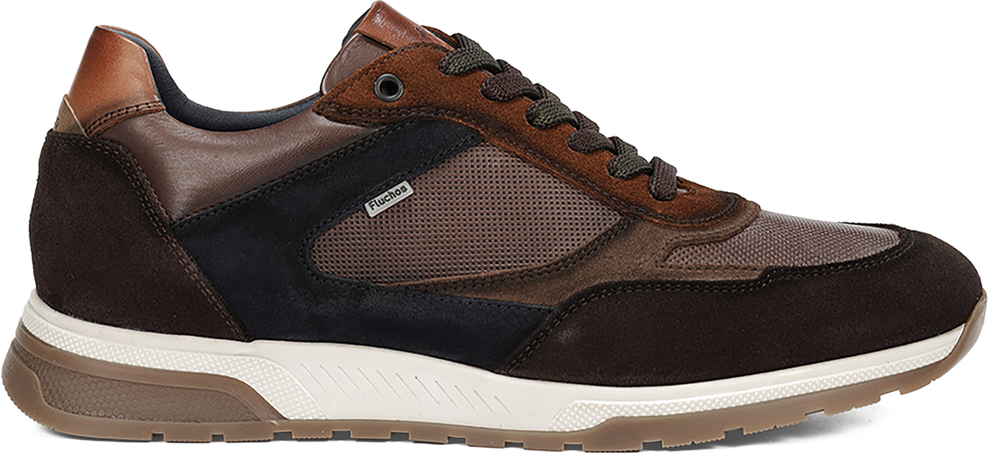 Quarter turn view Men&