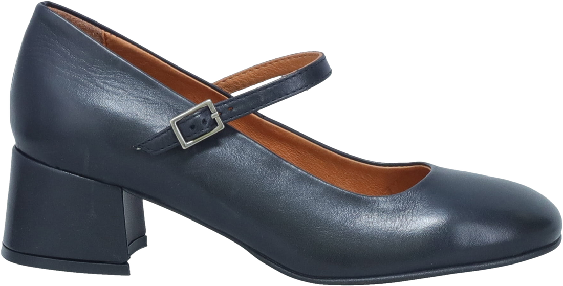 Quarter turn view Women&