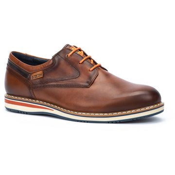 Quarter turn view Men's Pikolinos Footwear style name Avila 4050 Wide in color Cuero. Sku: HAM1T-4050CUE