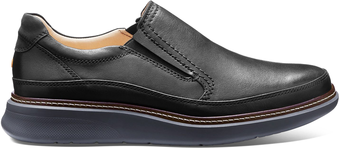 Quarter turn view Men&