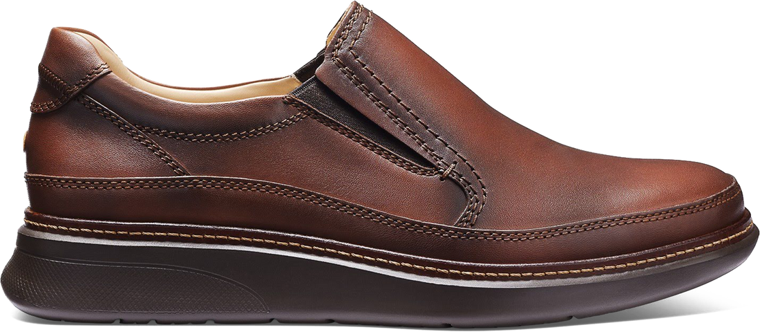 Quarter turn view Men&