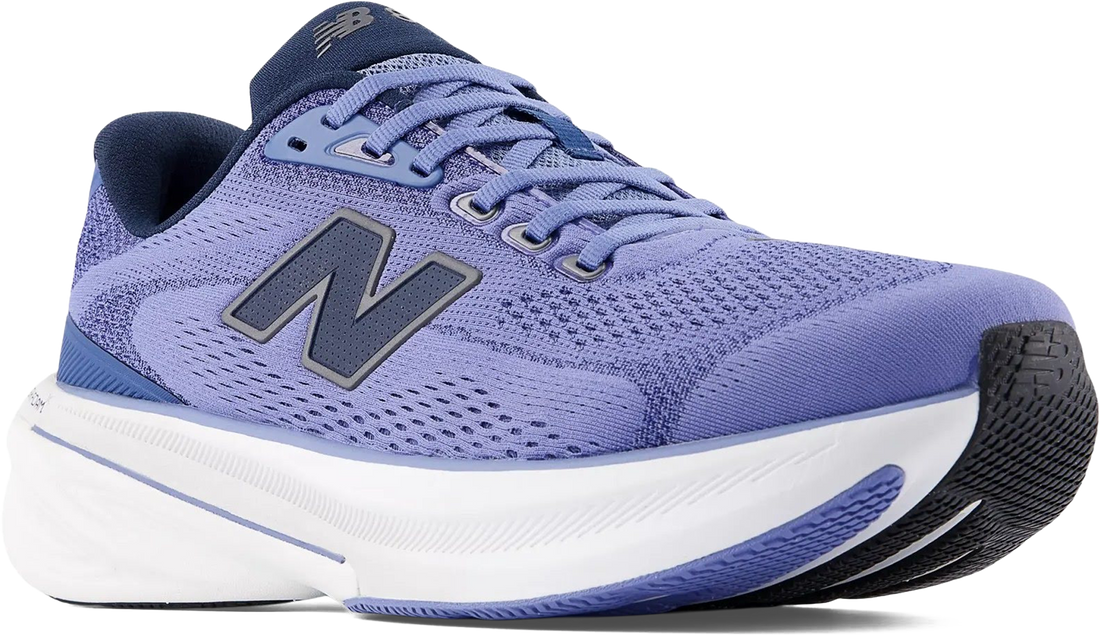 Quarter turn view Men&