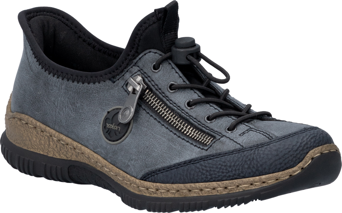 Quarter turn view Women&