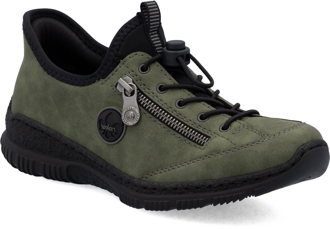 Quarter turn view Women&