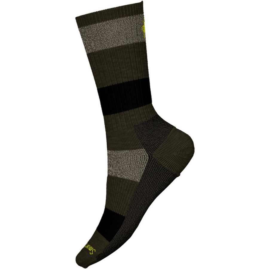 Quarter turn view Men's Smartwool Sock style name Everyday Barnsley Crew in color Military Olive. Sku: SW001880D11