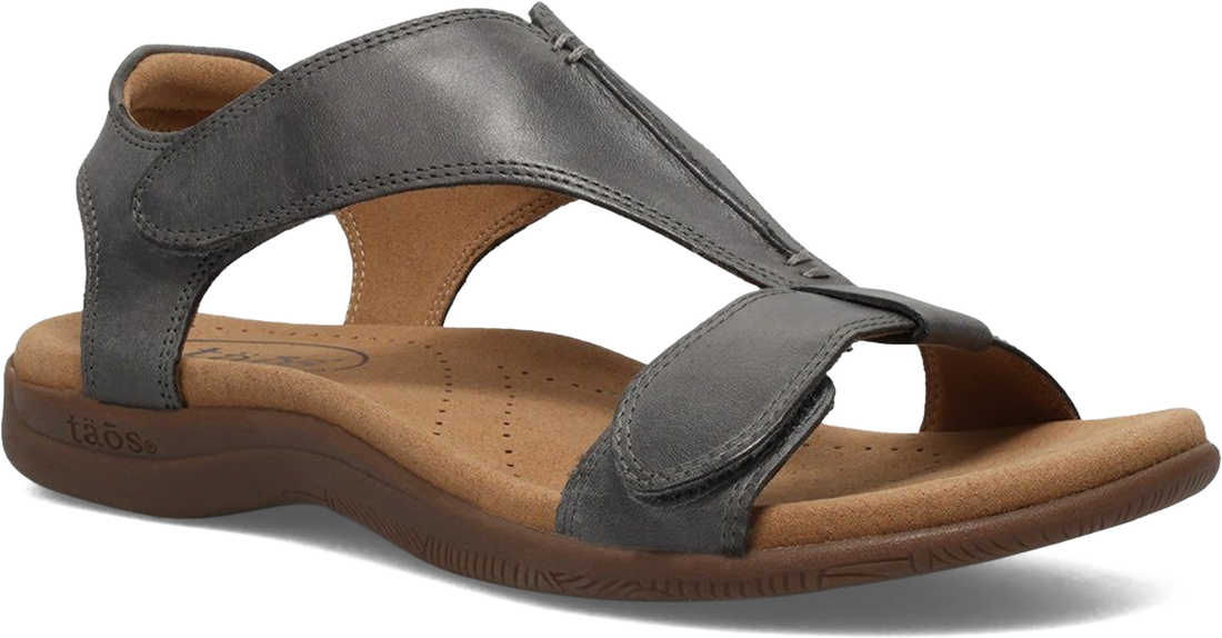 Quarter turn view Women&