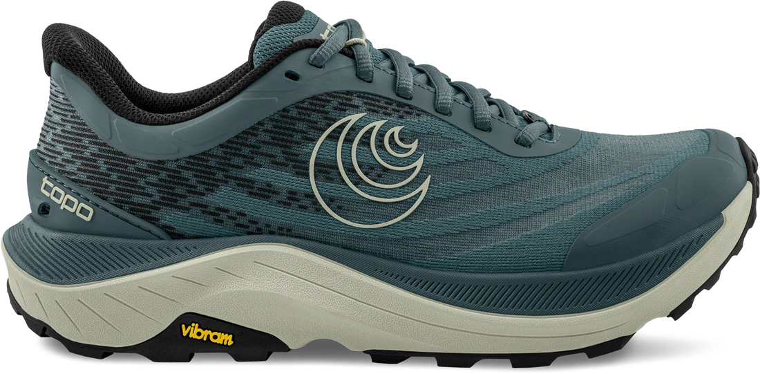 Quarter turn view Women&