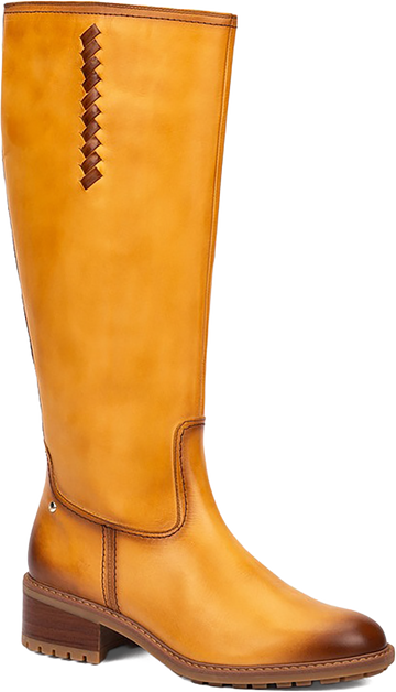 Quarter turn view Women's Pikolinos Footwear style name Medina 9761 in color VANILLA. Sku: W0D-9761VAN