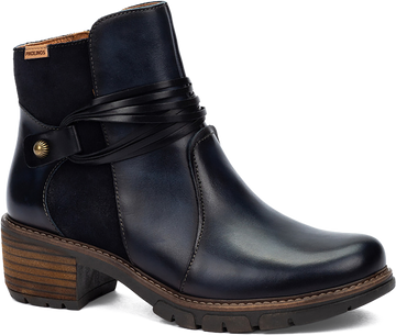 Quarter turn view Women's Pikolinos Footwear style name San Sebastian 8906C2 in color BLUE. Sku: W1T-8906C2BLU