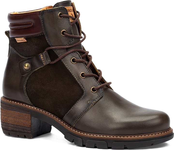 Quarter turn view Women's Pikolinos Footwear style name San Sebastian 8979C1 in color FOREST. Sku: W1T-8979C1FOR